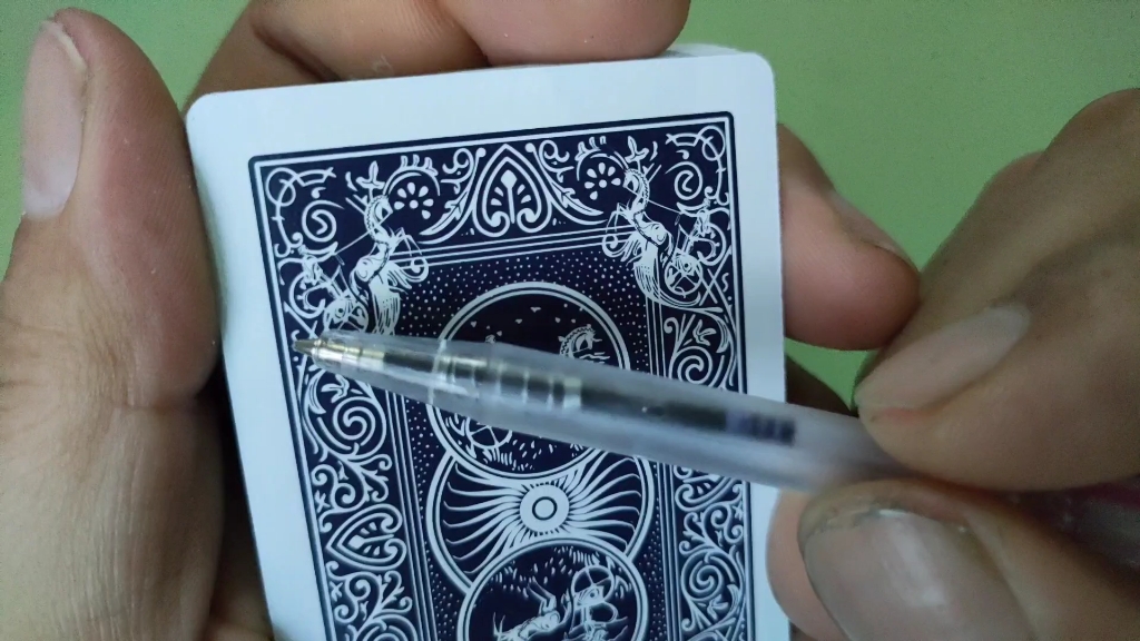 玩家必看科普！回形针高级扑克牌背面认牌技巧,推荐4个良心渠道