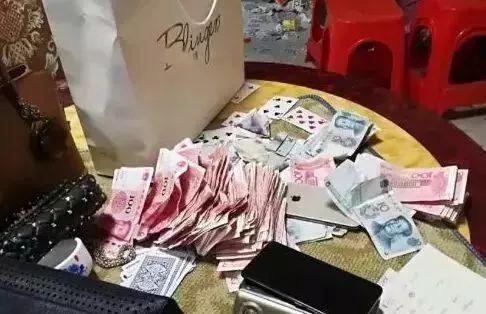 玩家必备！微信打麻将其实是有挂的(赢牌技巧插件安装)
