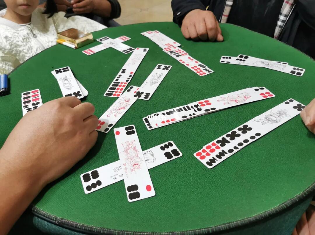 厉害了！小南四川长牌确实有挂的(怎么打才能赢)