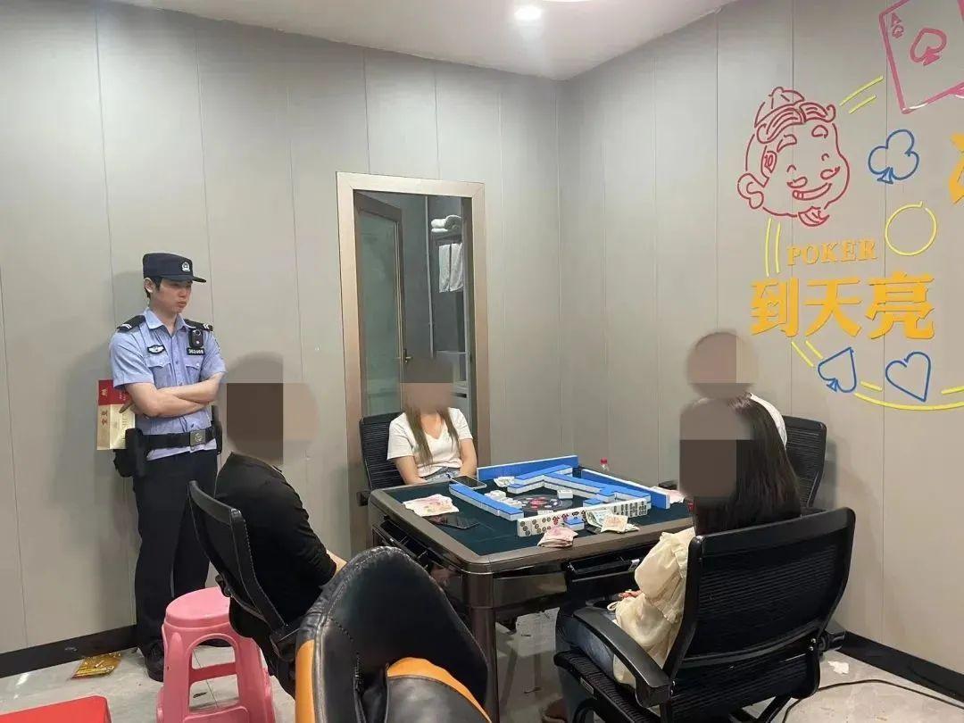 大神教教你！中至吉安麻将确实有挂的(怎么让系统给你发好牌)