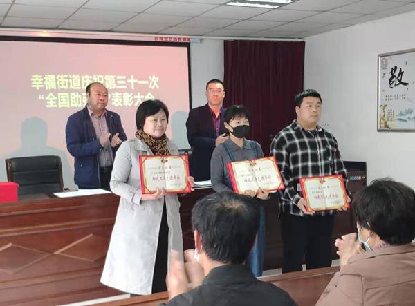 玩家必备！天天爱掼蛋辅助软件(怎么来好牌)