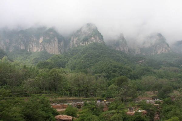四川凉山挂壁路（大凉山挂壁村）