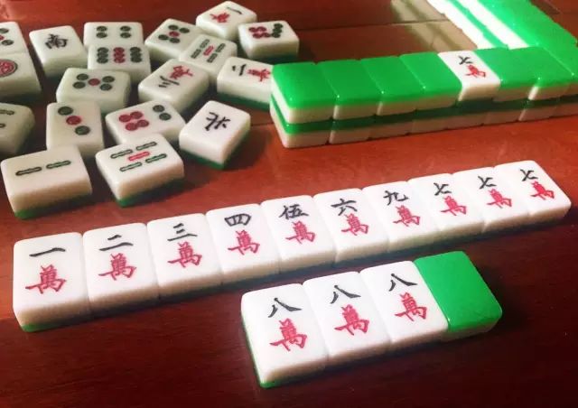 重庆麻将擦挂是什么意思（成都麻将什么叫擦挂）