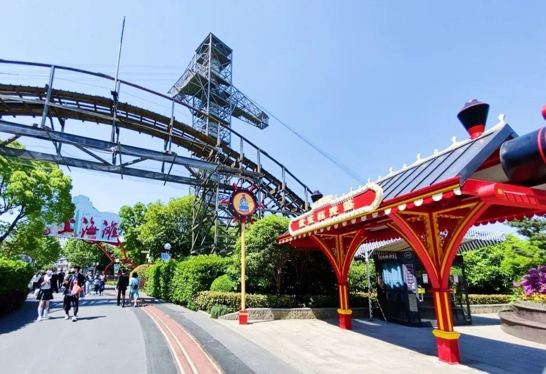 大摆锤挂一天上海欢乐谷（上海欢乐谷大摆锤和绝顶哪个吓人）