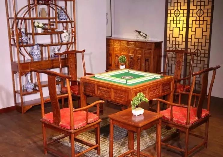 麻将桌子不能挂什么画（麻将桌子不能挂什么画呢）