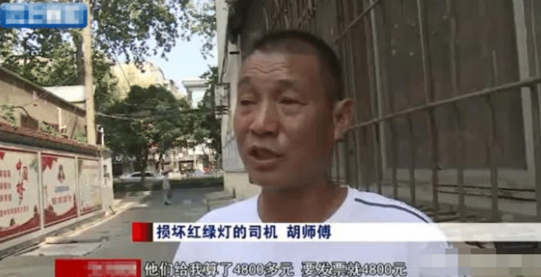 终于懂了！闲逸碰胡为什么老输(胡牌神器有猫腻吗)