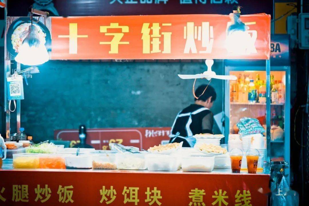 开麻将馆店里挂什么招财（开麻将馆摆什么招财好）
