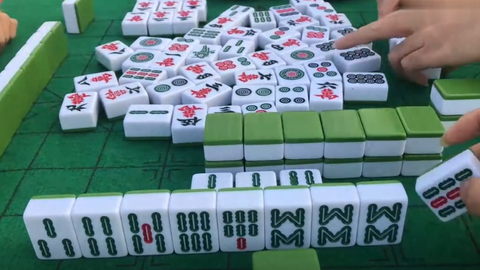 手机麻将如何开挂呢图片搞笑（手机麻将怎样开挂?）