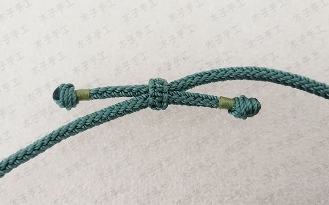 钥匙吊坠麻将怎么挂的视频（挂钥匙的绳子怎么编好看）