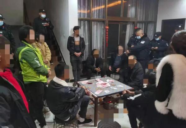 教程辅助“普通扑克牌玩斗牛款产品“推荐2个购买渠道